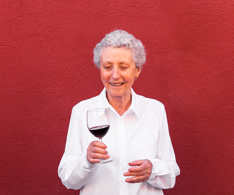 Koude rode wijn drinken in de zomer? Ja!